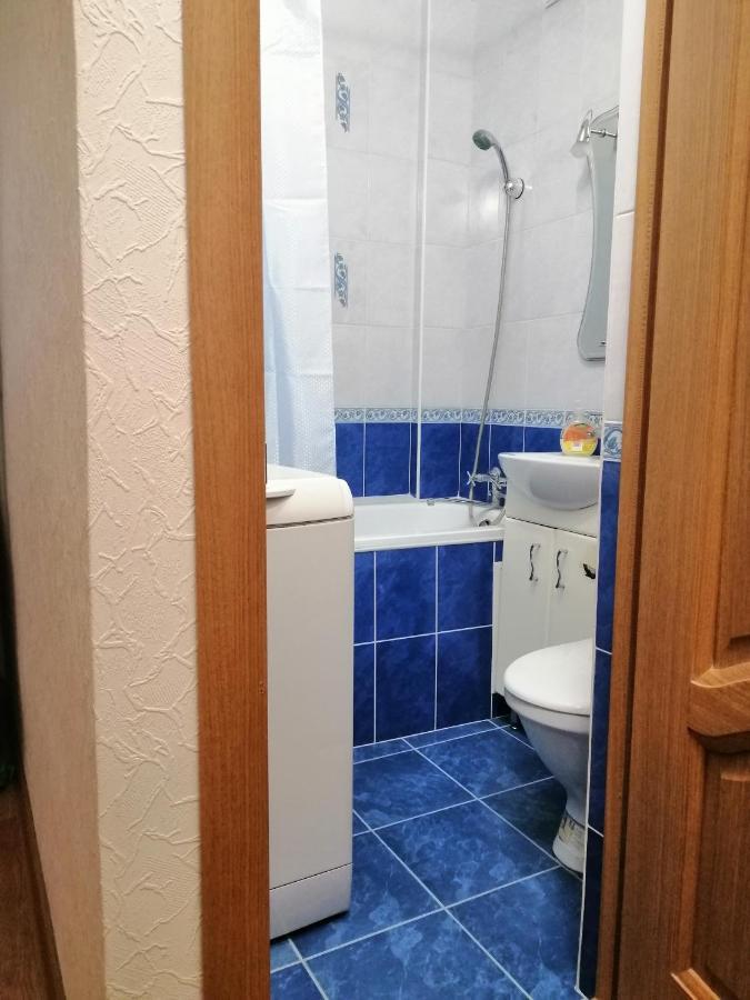 Уютная Квартира На Лётной 6 Chernihiv Ngoại thất bức ảnh
