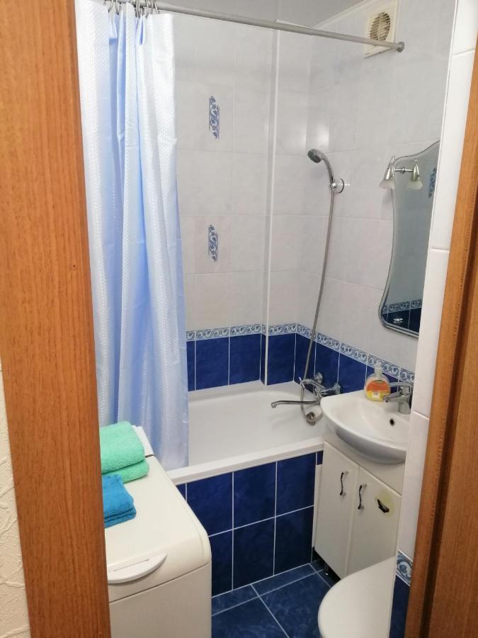 Уютная Квартира На Лётной 6 Chernihiv Ngoại thất bức ảnh