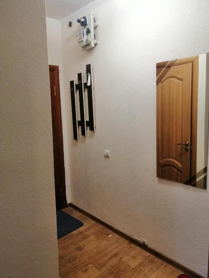 Уютная Квартира На Лётной 6 Chernihiv Ngoại thất bức ảnh